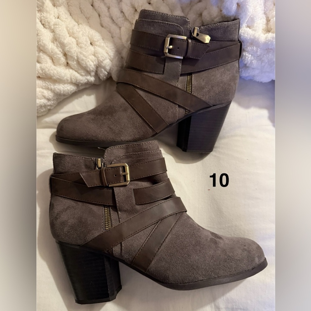 Fergalicious by Fergie ankle boots women’s size booties 10 Tanner Block Heel